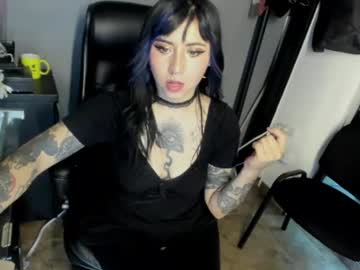 elizabeth__demie