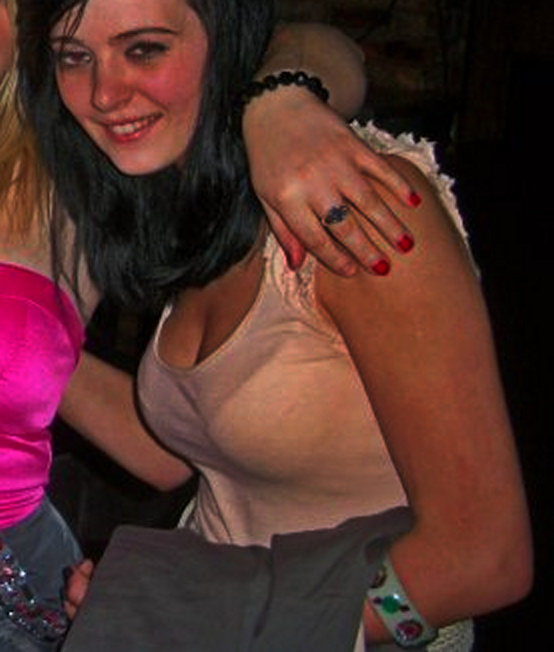 British UK girls showing sexy shaven armpits — 55