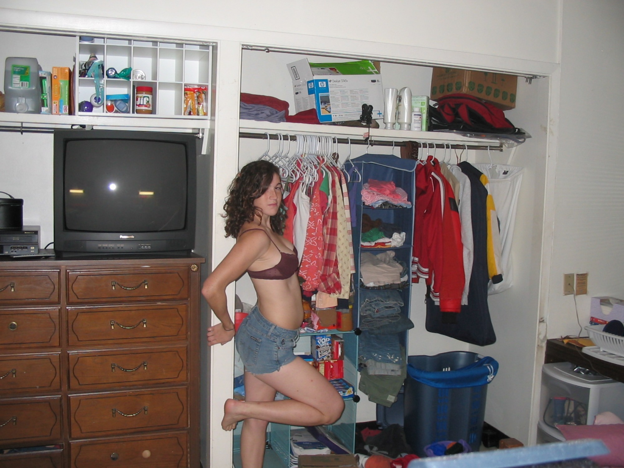Bold girl taking pics of herself for her bf — 22