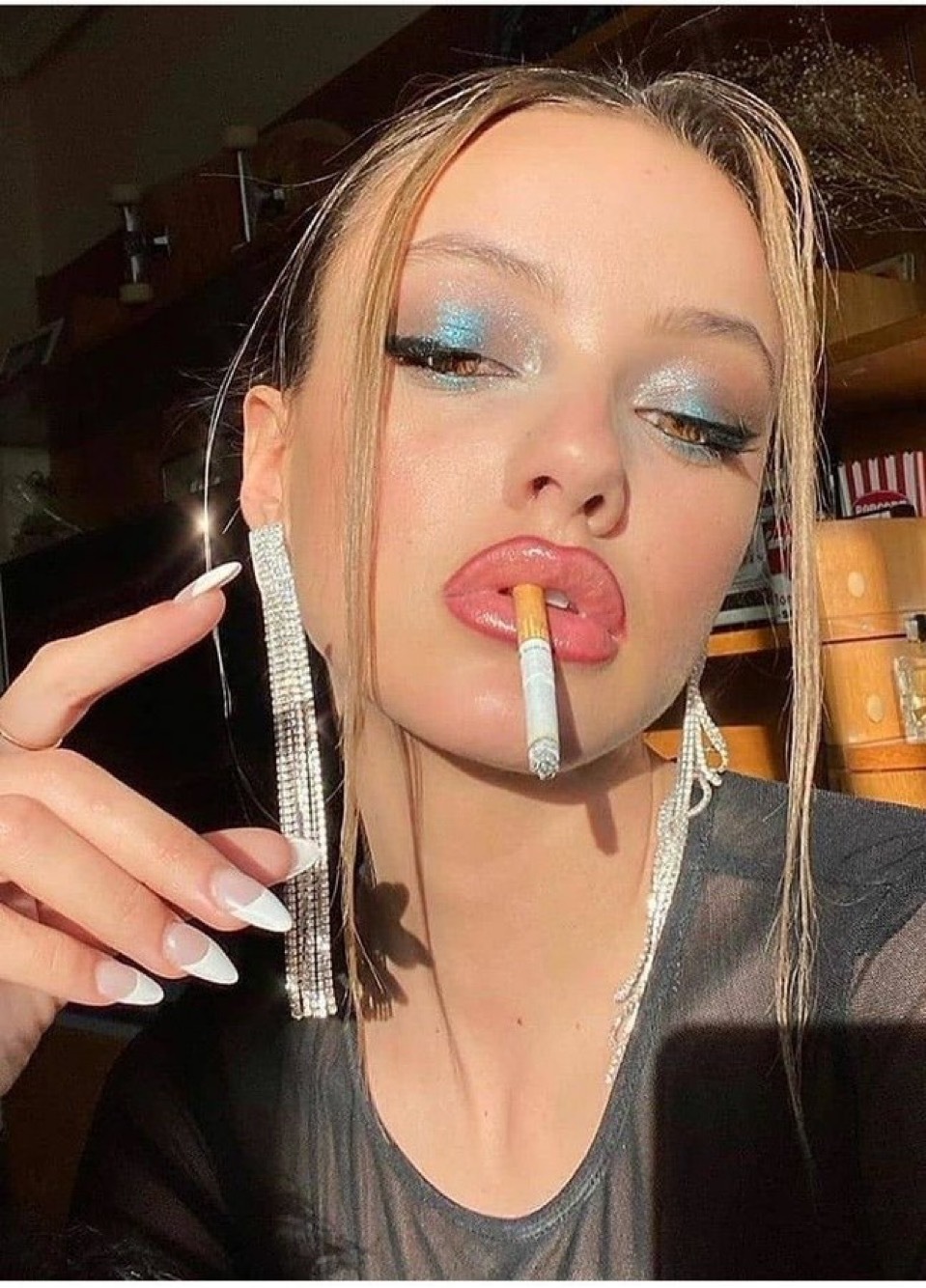 Pretty Smoking Girl — 6