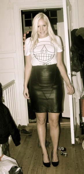 Sexy party babe — 22