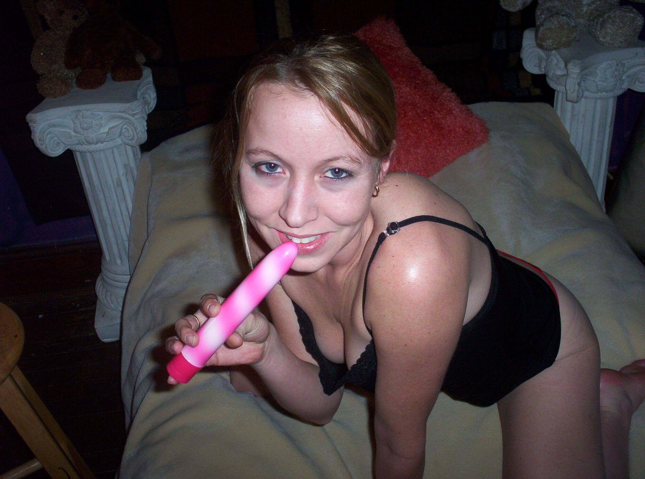 This Amateur Teen Hottie pleasures with Toy — 40