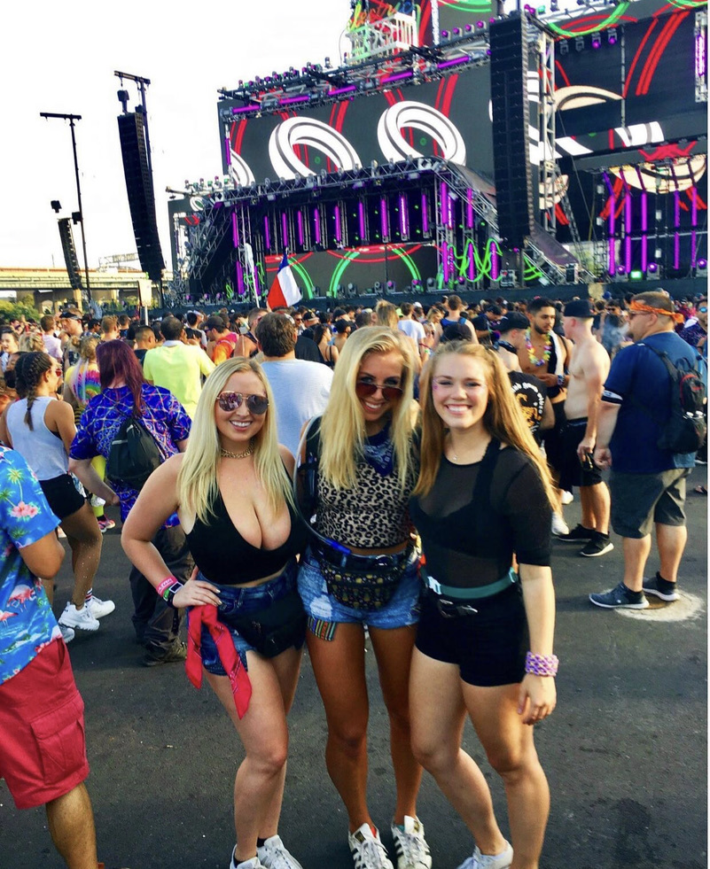 Big Boob Blonde Sorority Sister — 18