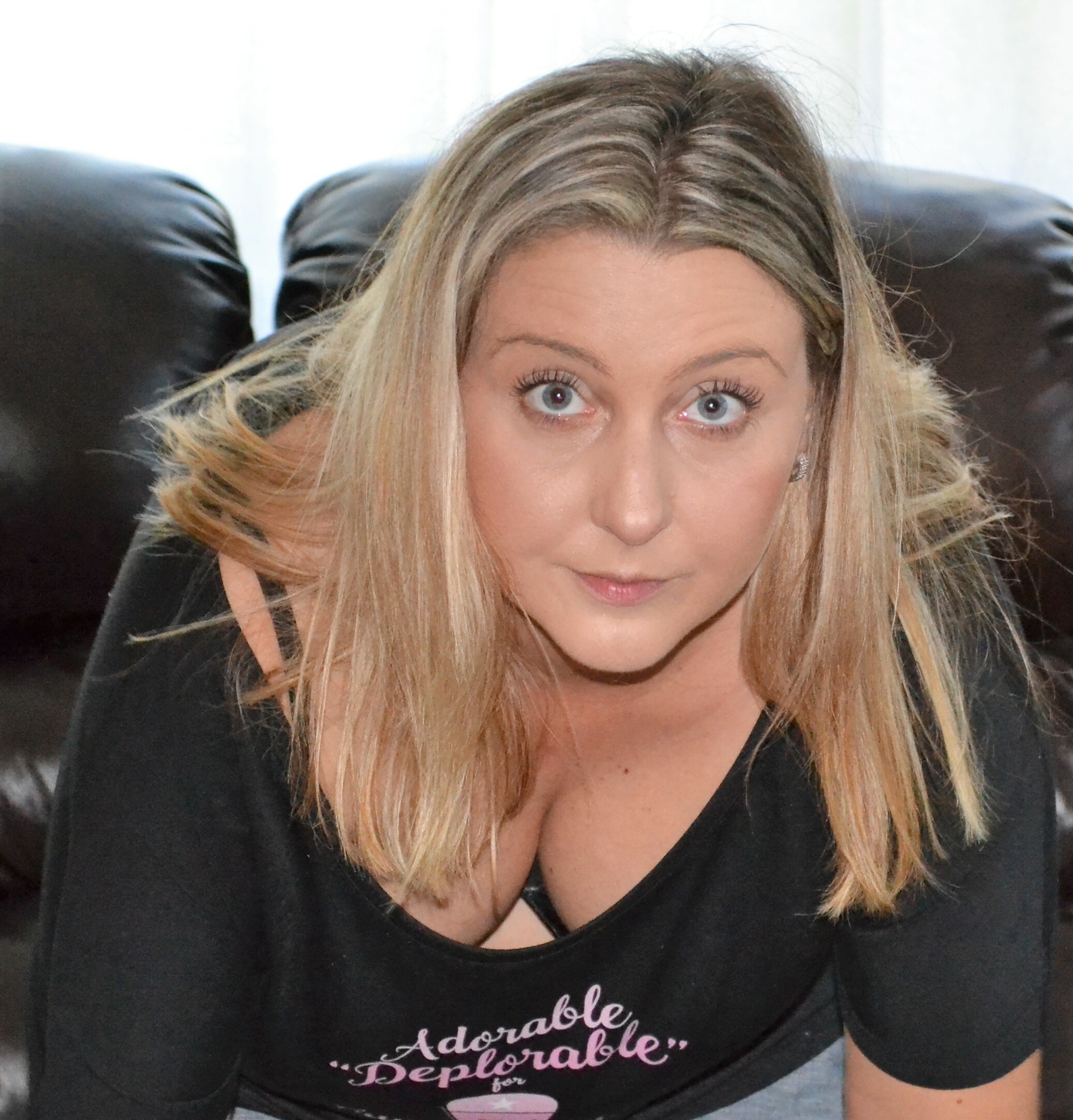 Amateur girlfriend Evik in explicit shots — 10