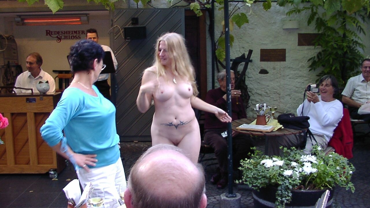 Fully Nude In Public — 10