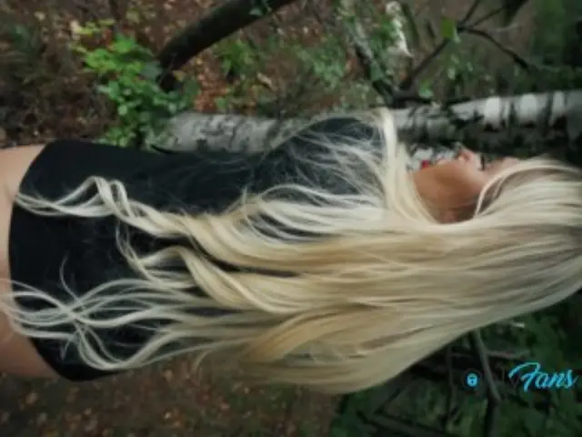 Risky Spontaneous BJ and Fuck in Public Forest